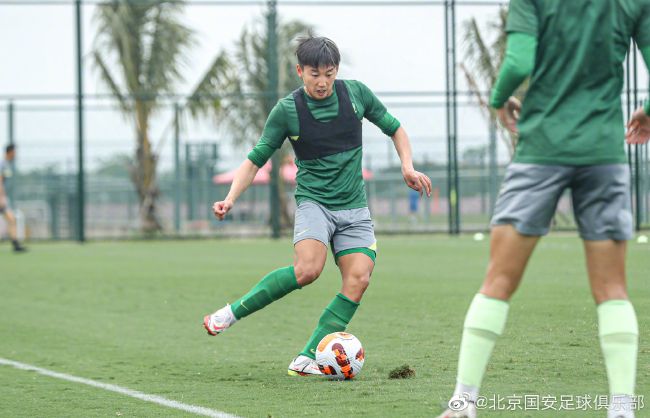 水野朝阳紧身裙女教师